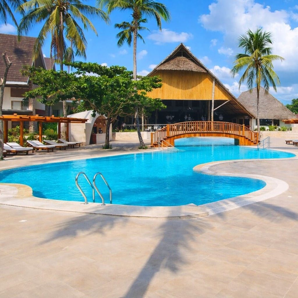 Relaxing Pool 3
